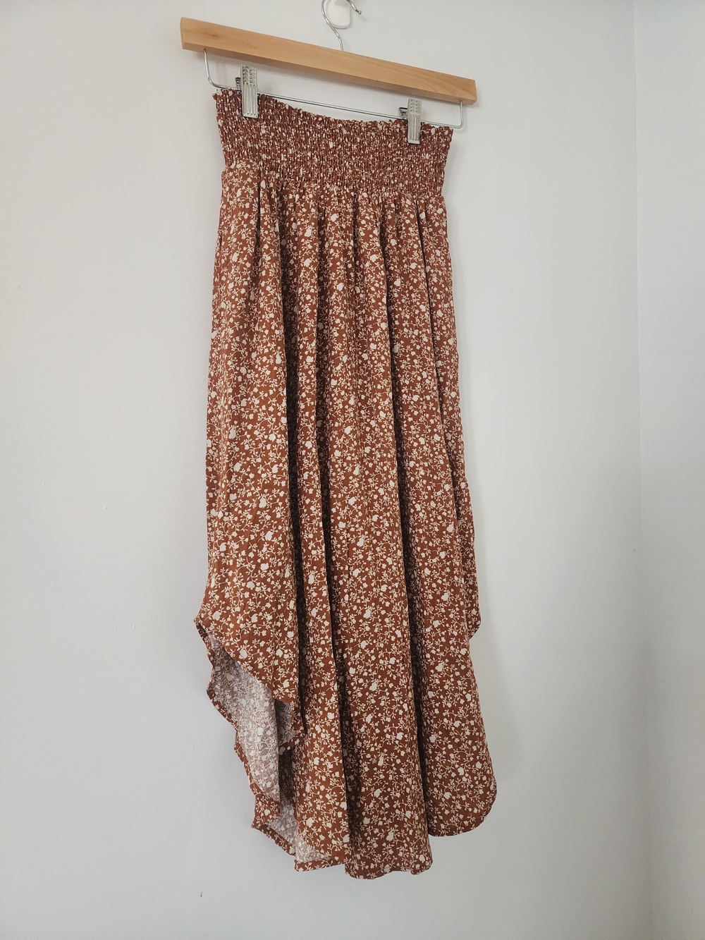 Sozy Mia Midi Skirt In Rust Floral - Like New  - NWOT - S